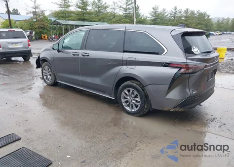 2023 Toyota Sienna Le z USA, uszkodzony, nr VIN 5TDKSKFC2PS103895